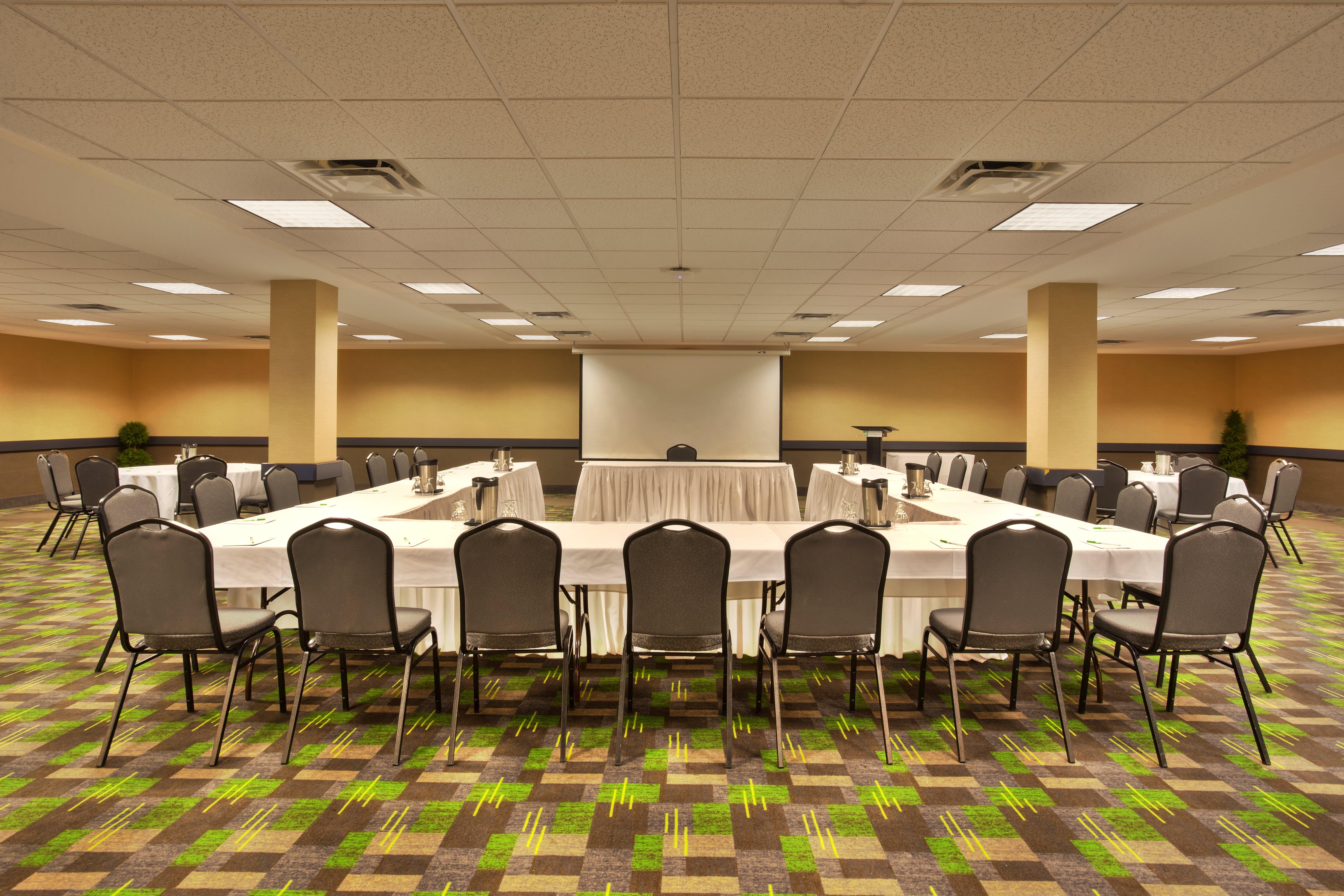 Holiday Inn Express Winnipeg Airport - Polo Park By Ihg Buitenkant foto