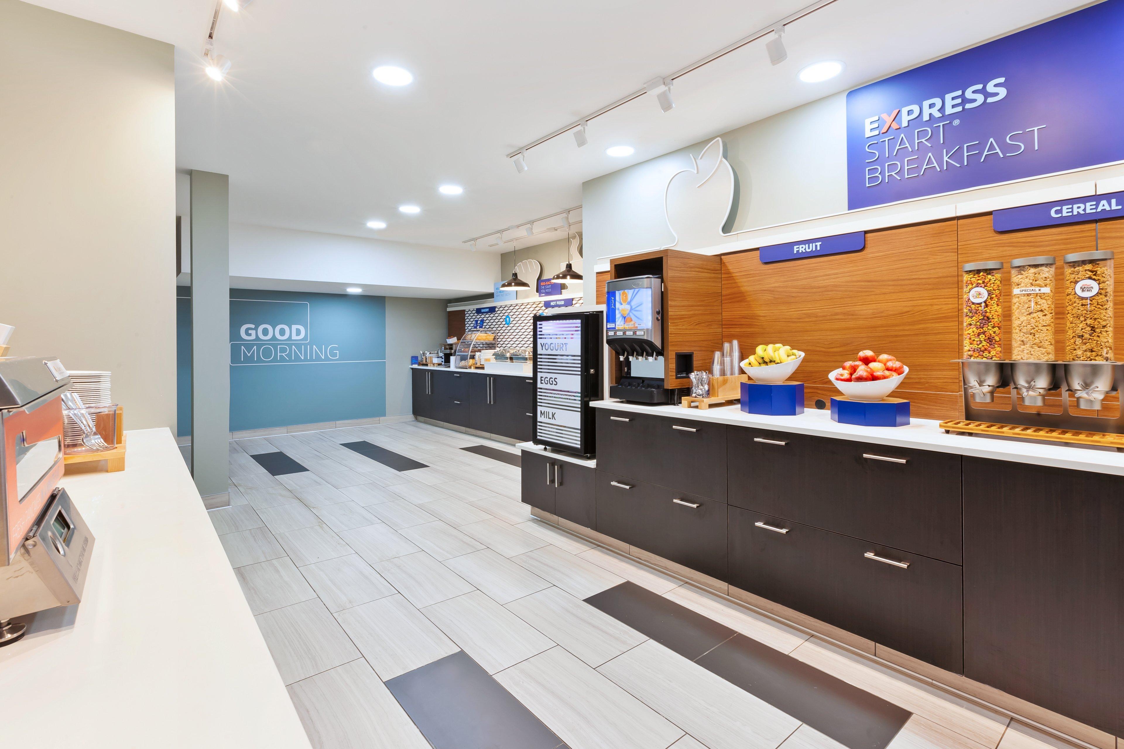 Holiday Inn Express Winnipeg Airport - Polo Park By Ihg Buitenkant foto