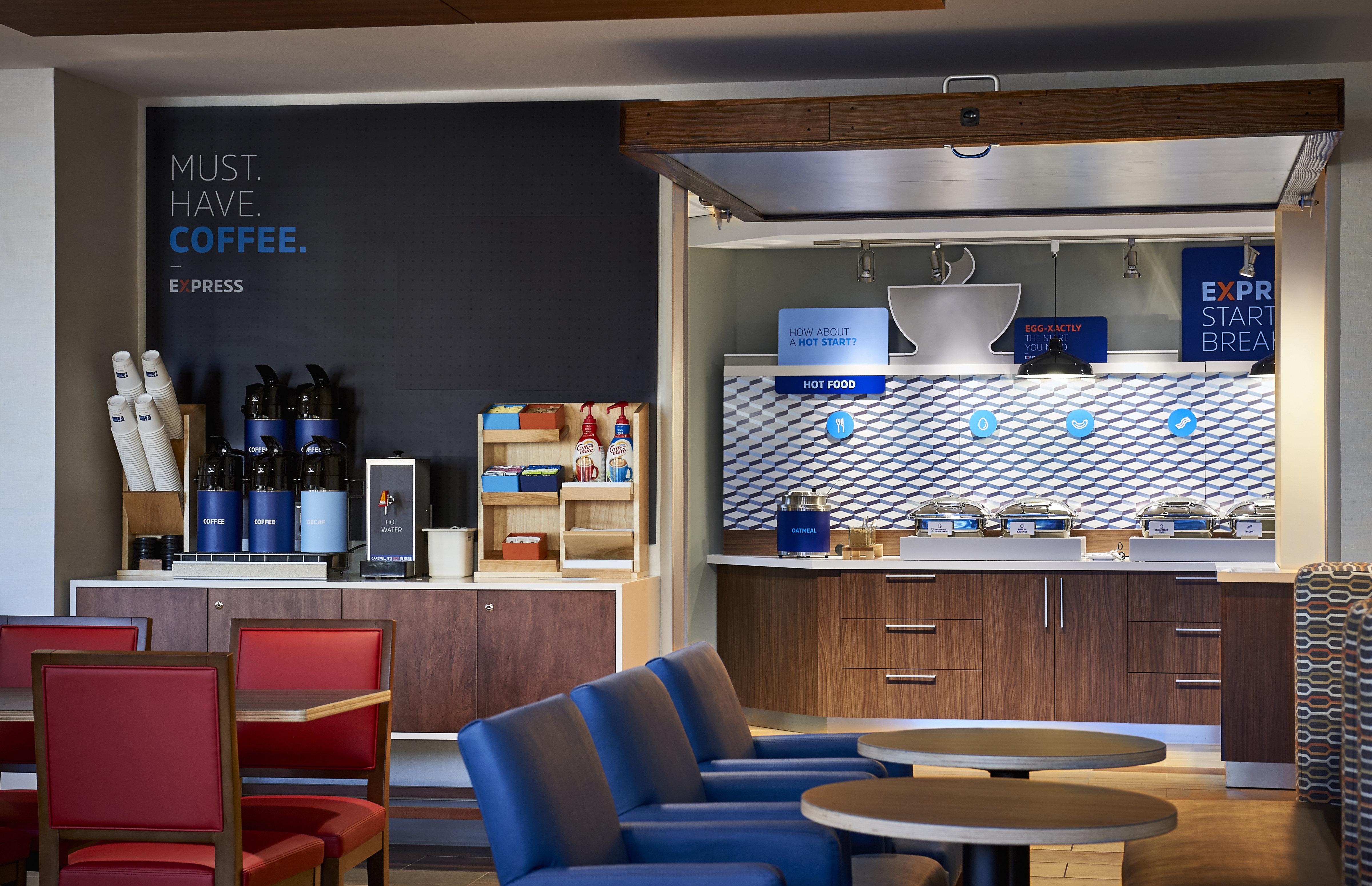 Holiday Inn Express Winnipeg Airport - Polo Park By Ihg Buitenkant foto