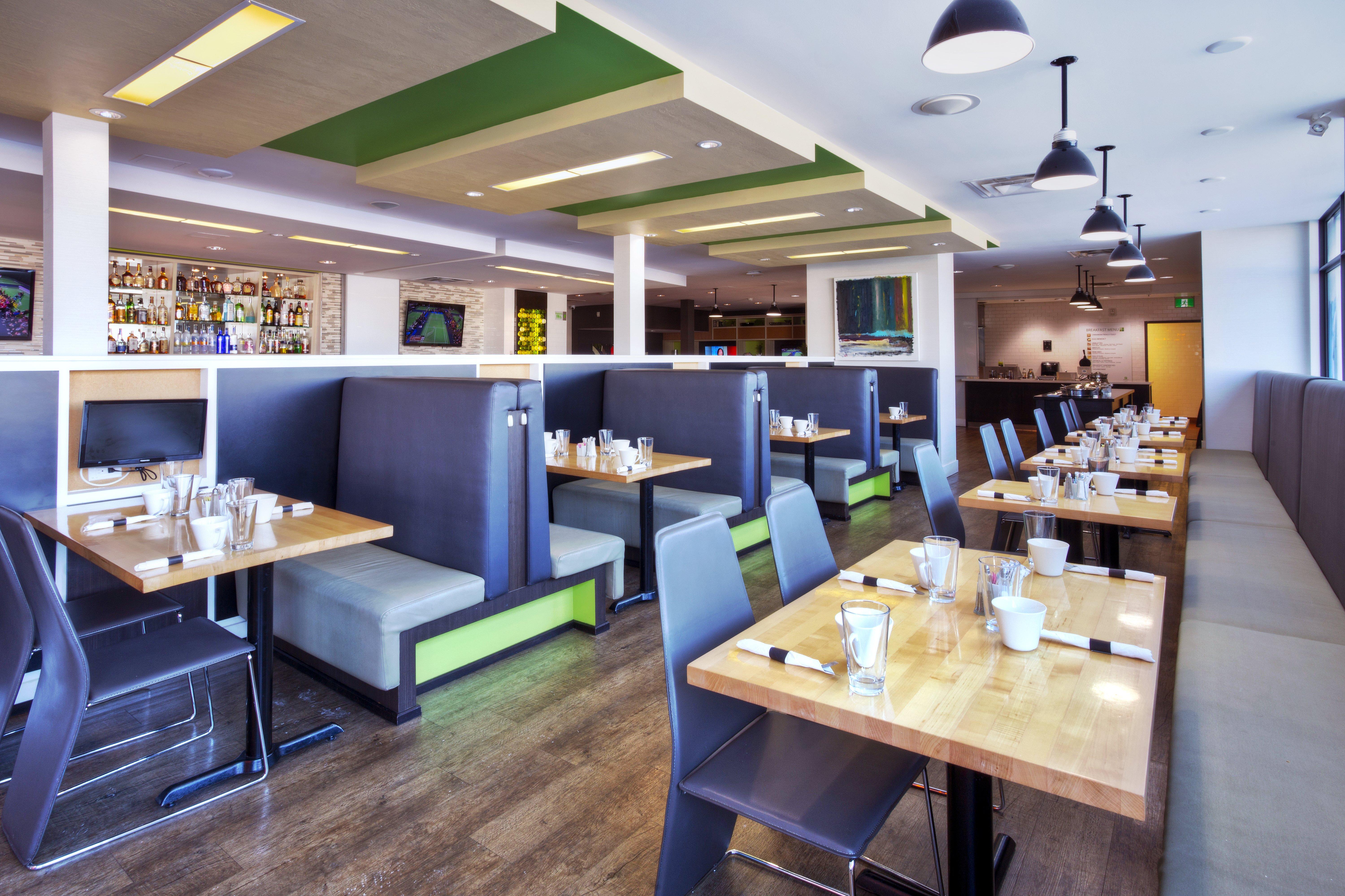 Holiday Inn Express Winnipeg Airport - Polo Park By Ihg Buitenkant foto