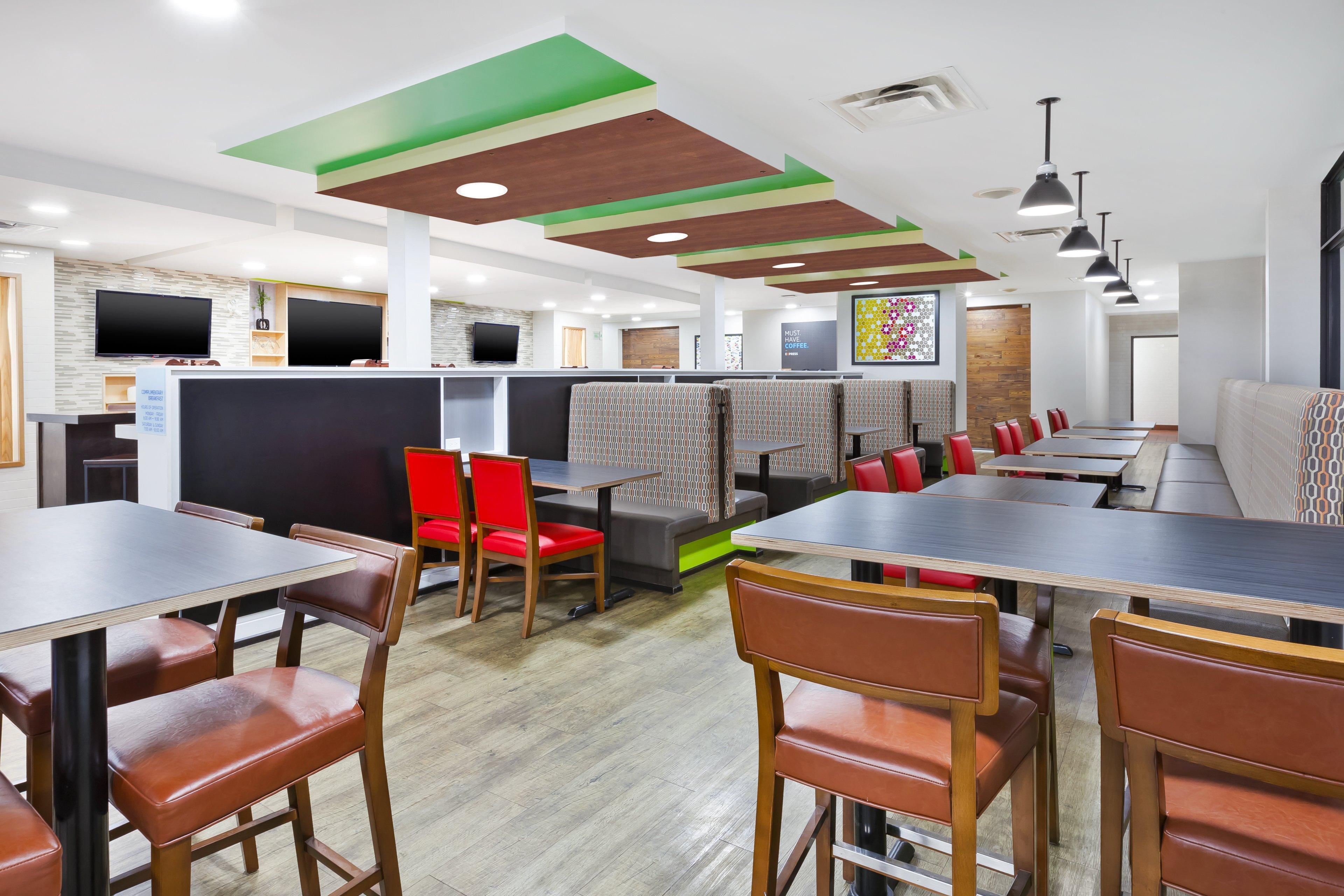 Holiday Inn Express Winnipeg Airport - Polo Park By Ihg Buitenkant foto