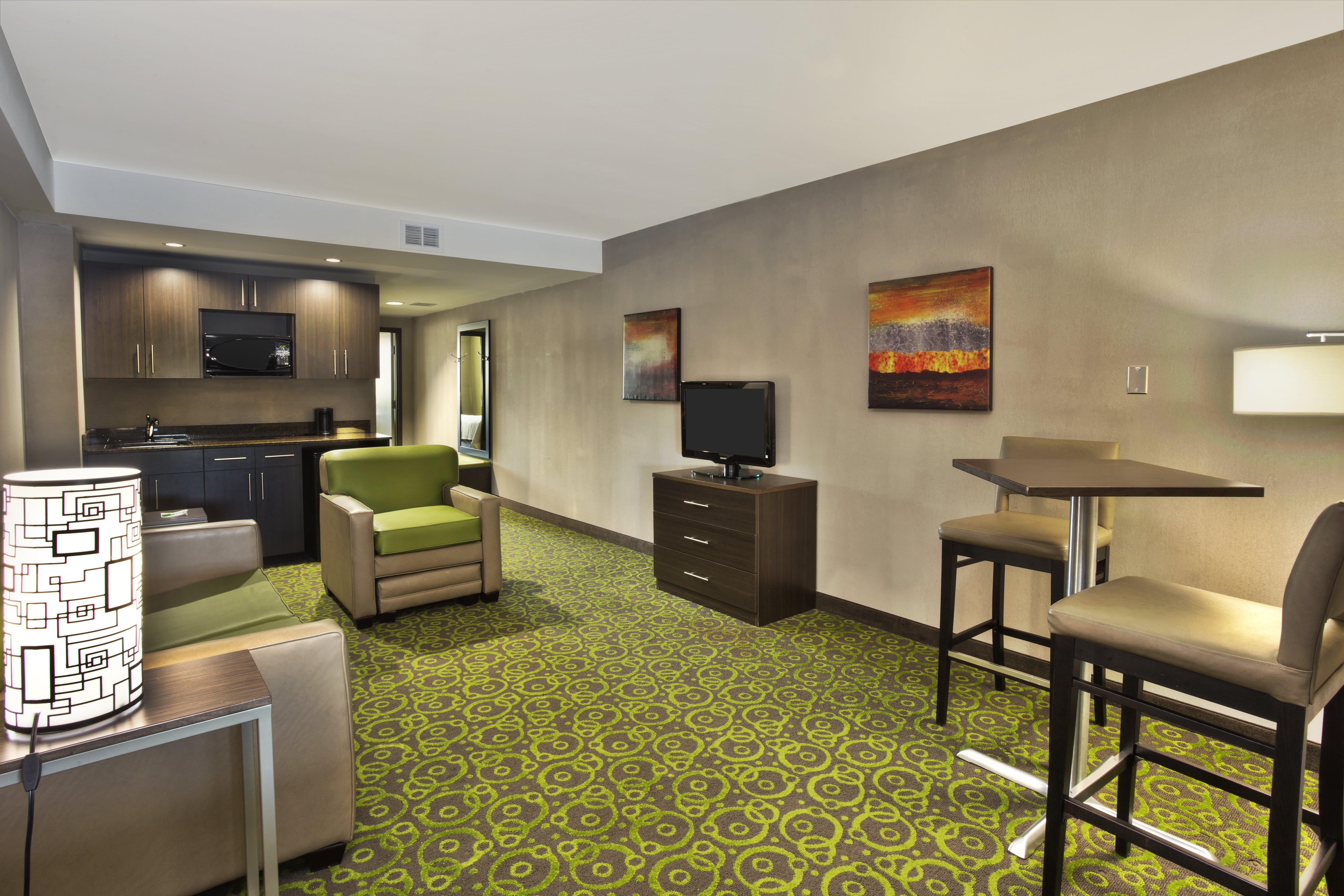 Holiday Inn Express Winnipeg Airport - Polo Park By Ihg Buitenkant foto