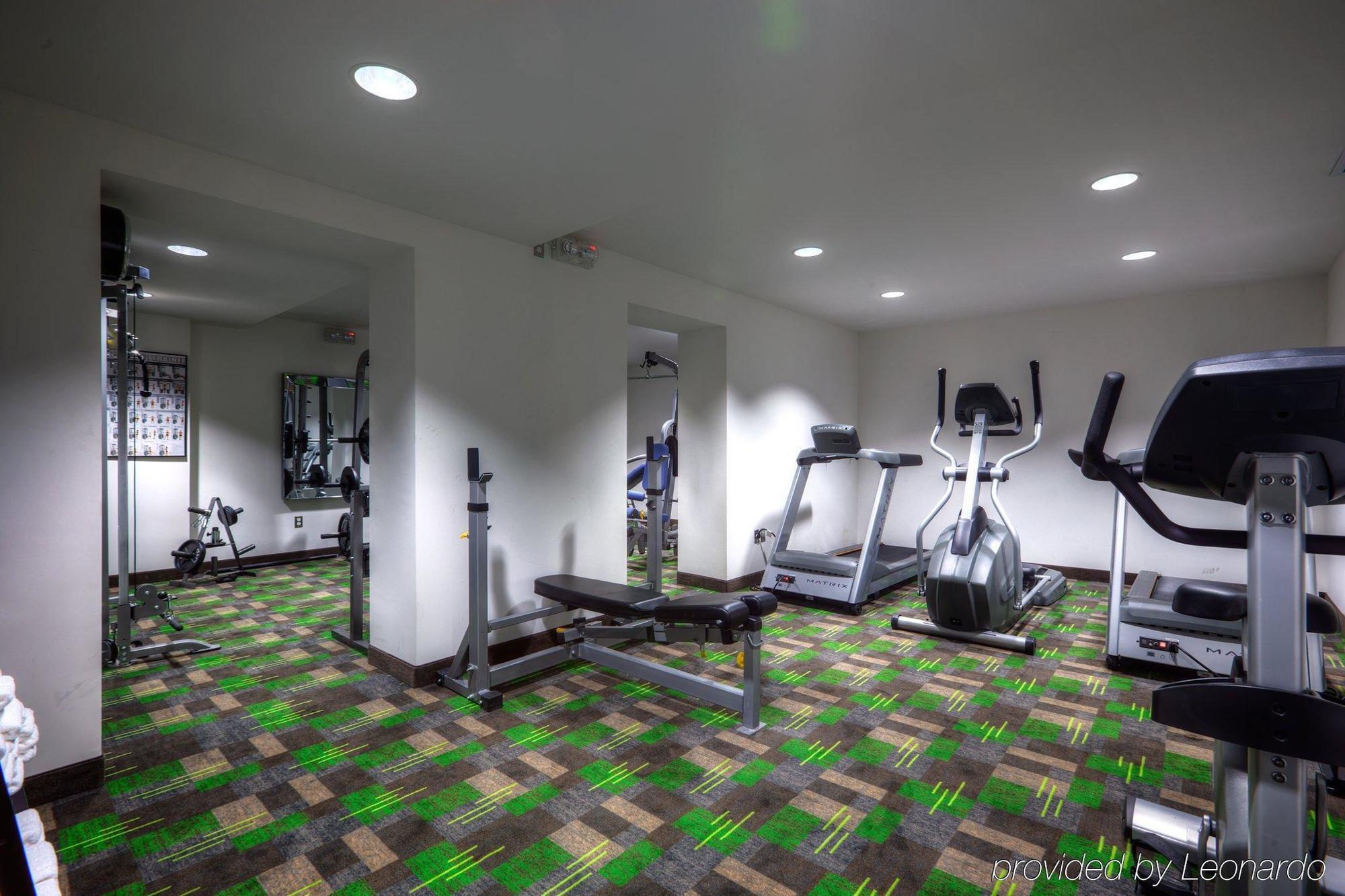 Holiday Inn Express Winnipeg Airport - Polo Park By Ihg Buitenkant foto