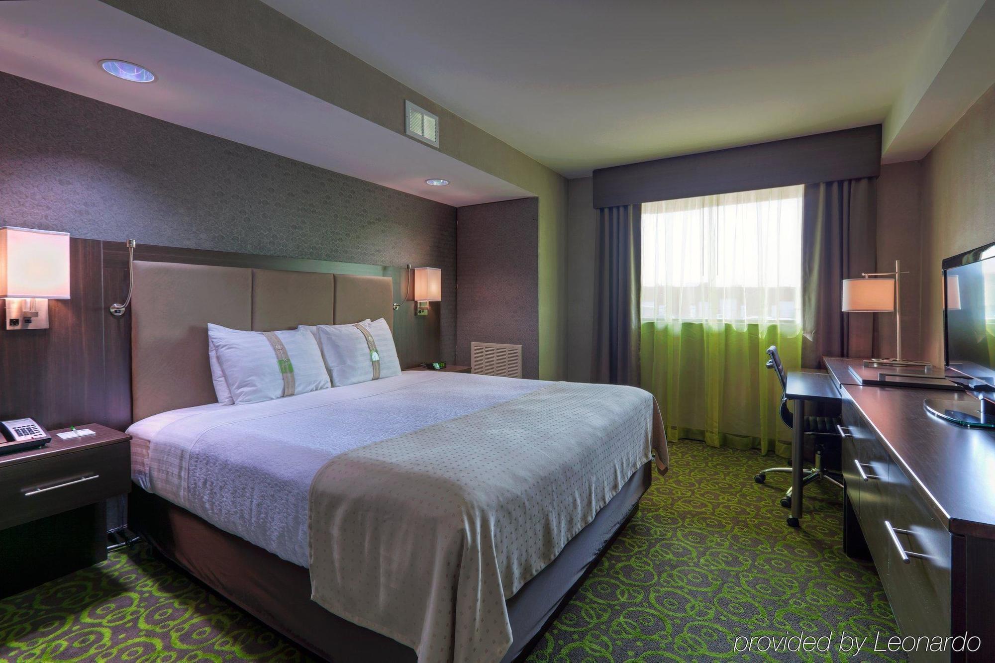 Holiday Inn Express Winnipeg Airport - Polo Park By Ihg Buitenkant foto