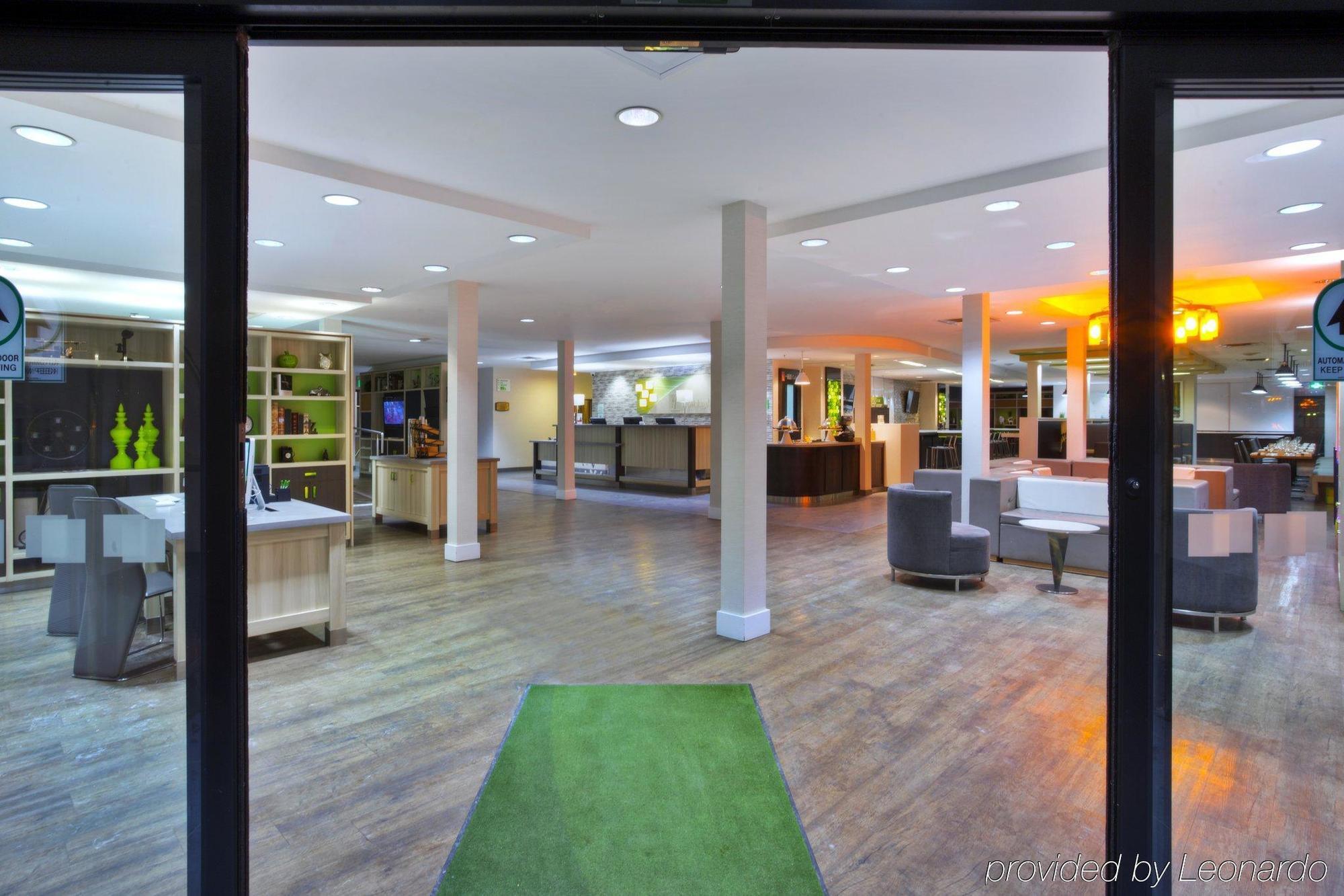 Holiday Inn Express Winnipeg Airport - Polo Park By Ihg Buitenkant foto