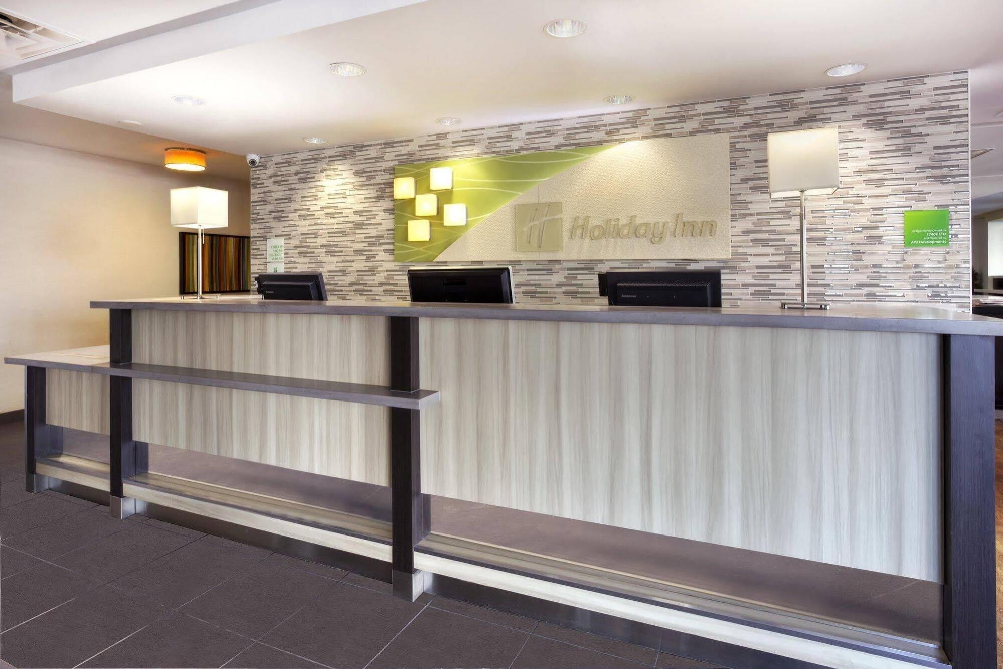 Holiday Inn Express Winnipeg Airport - Polo Park By Ihg Buitenkant foto
